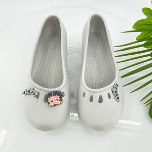 CROCS Women's Flat Size 37 6 Casual Work Ballet Shoe Gray Rubber Vented
